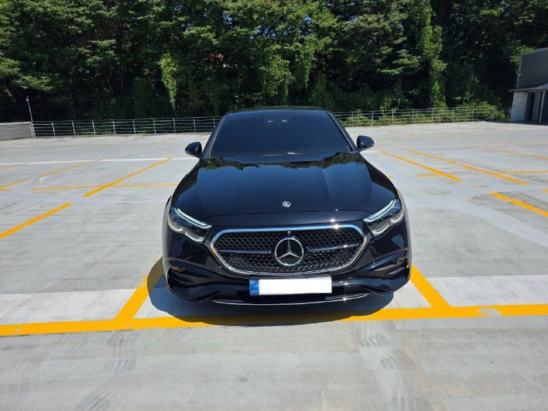 Mercedes-Benz E-Class E300 4MATIC 2026, фото 1