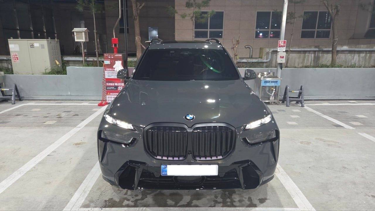 BMW X7 40d M-Sport Pro Grey Edition 2026, фото 1