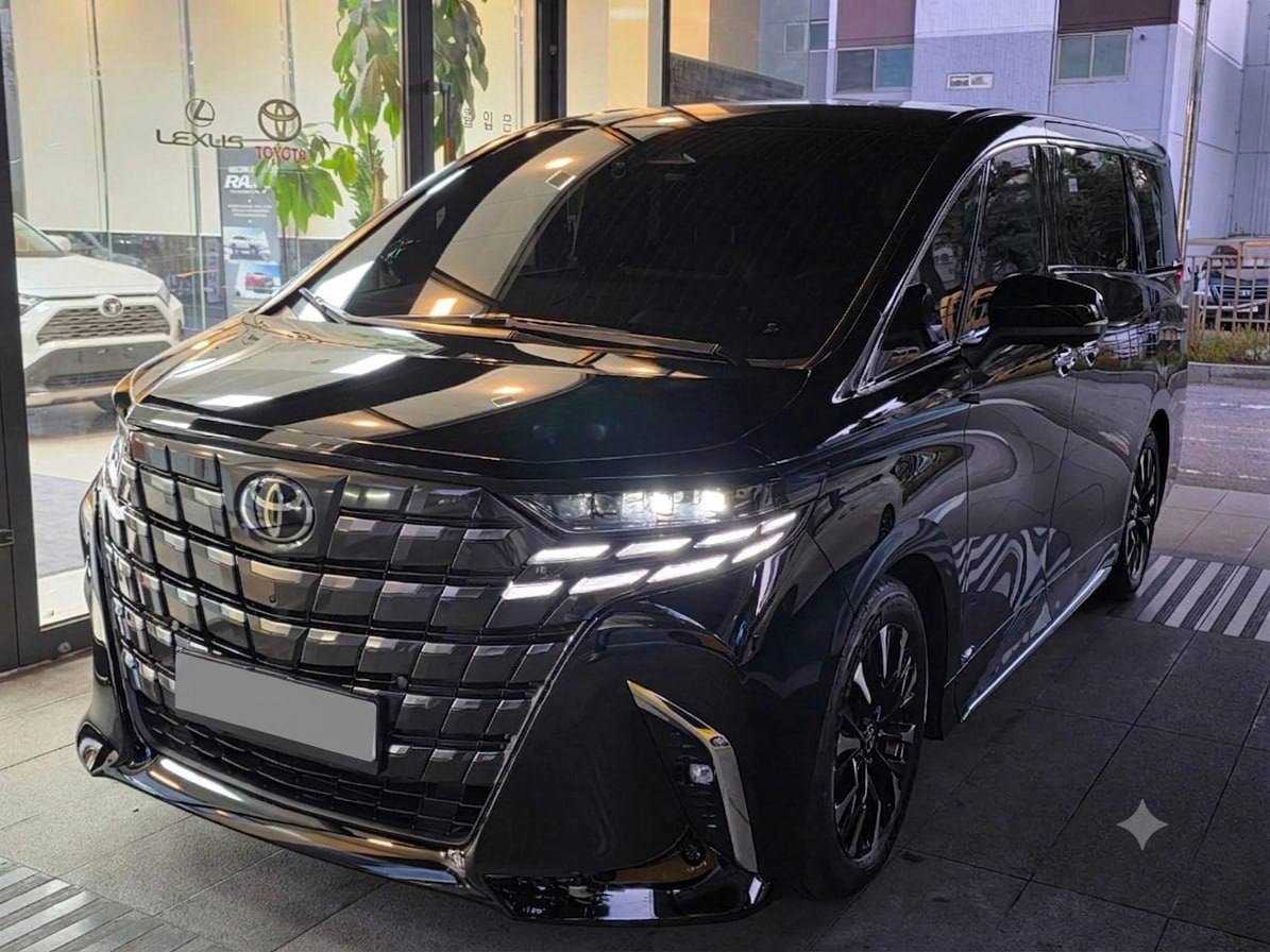 Toyota Alphard 2.5L Бензин Гибрид 2025, фото 1
