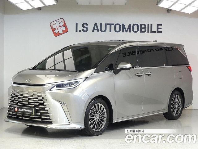 Lexus LM 2025
