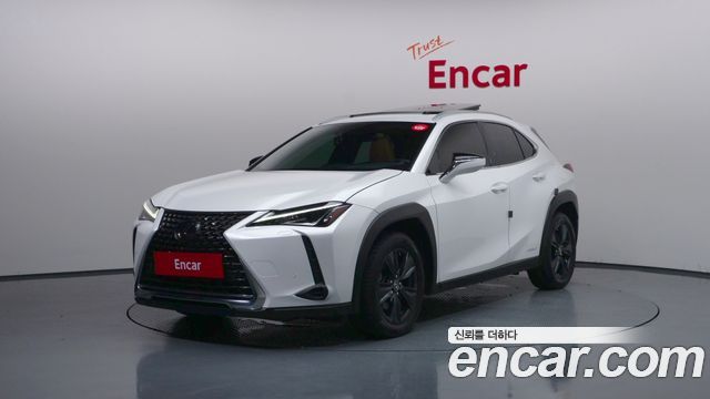 Lexus UX250h 2021