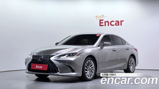 Lexus ES300h 2023