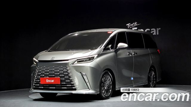 Lexus LM 2025