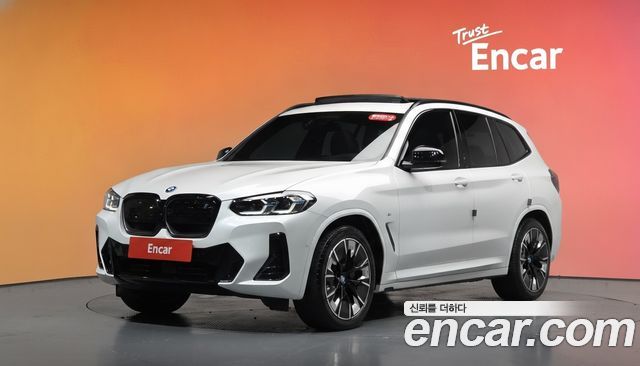 BMW iX3 2024