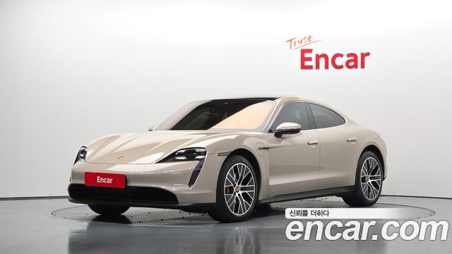 Porsche Taycan 2021