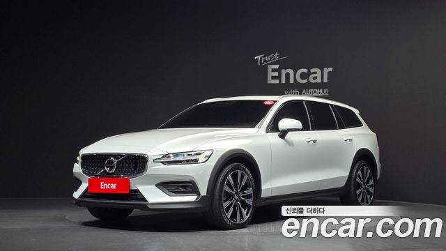 Volvo V60 2022