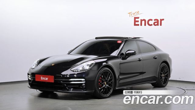 Porsche Panamera 2021