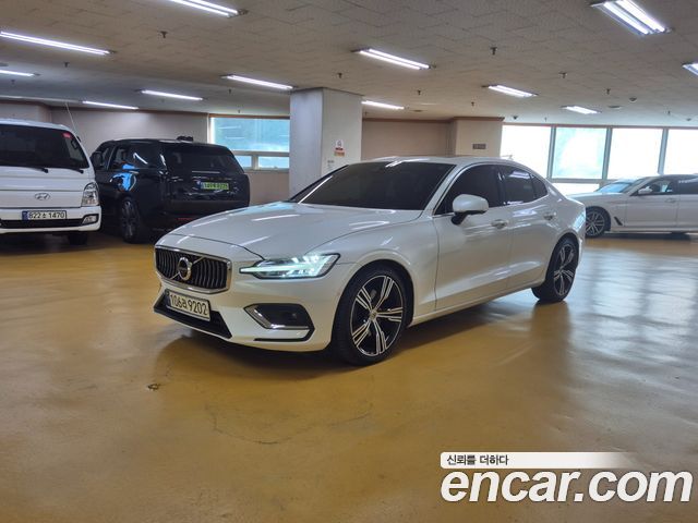 Volvo S60 2022
