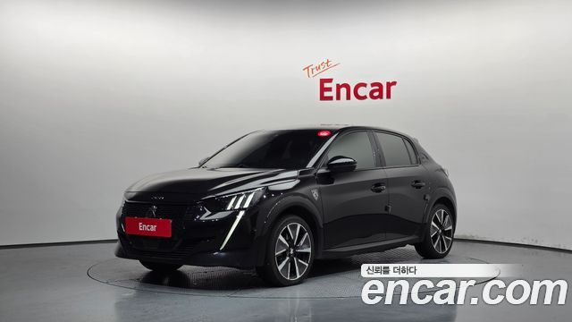 Peugeot e-208 2022