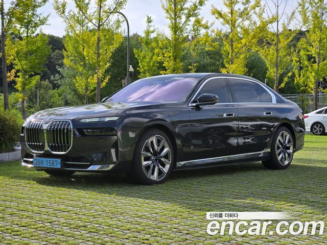 BMW 7 Series 2024