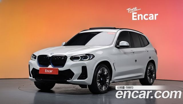 BMW iX3 2024