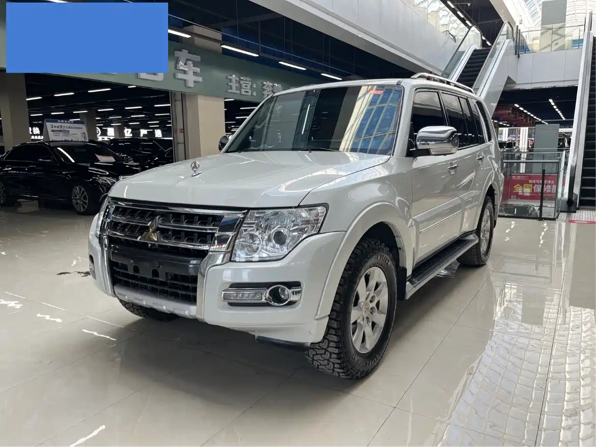 Mitsubishi Pajero 2018