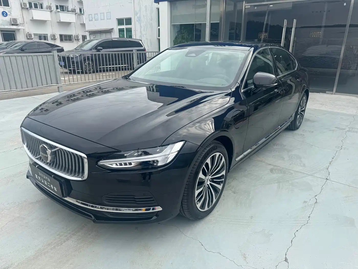 Volvo S90 HEV 2025