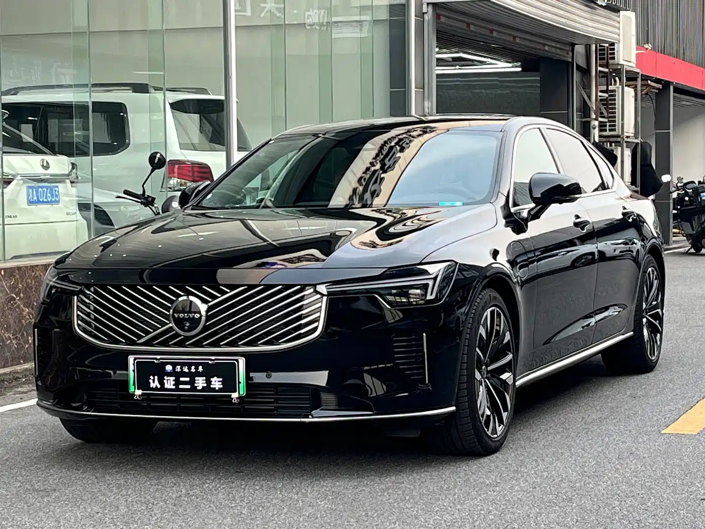Volvo S90 HEV 2025