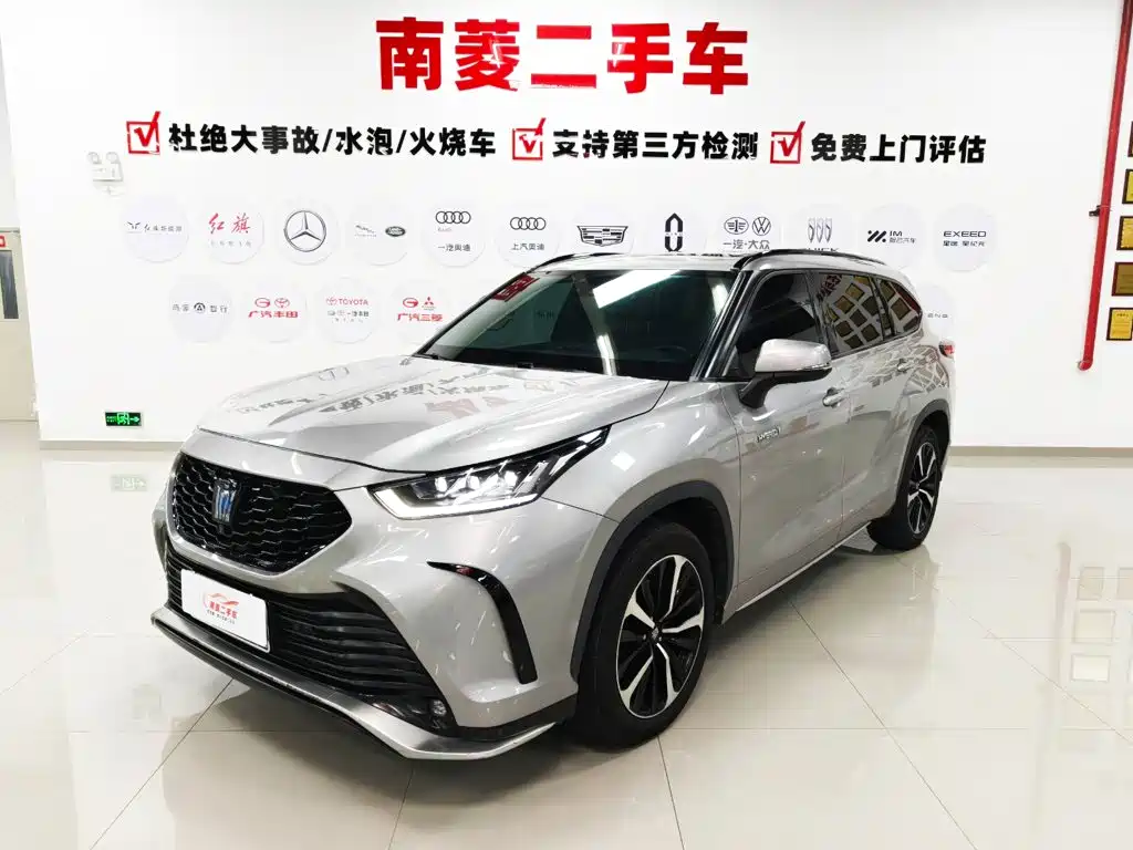 Toyota Crown Kluger 2022