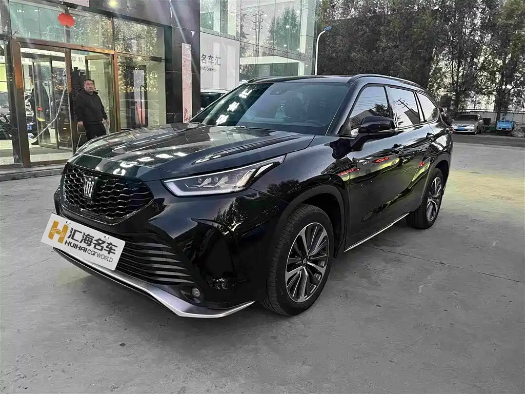 Toyota Crown Kluger 2024