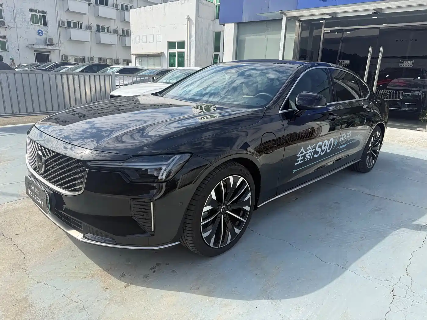 Volvo S90 HEV 2025