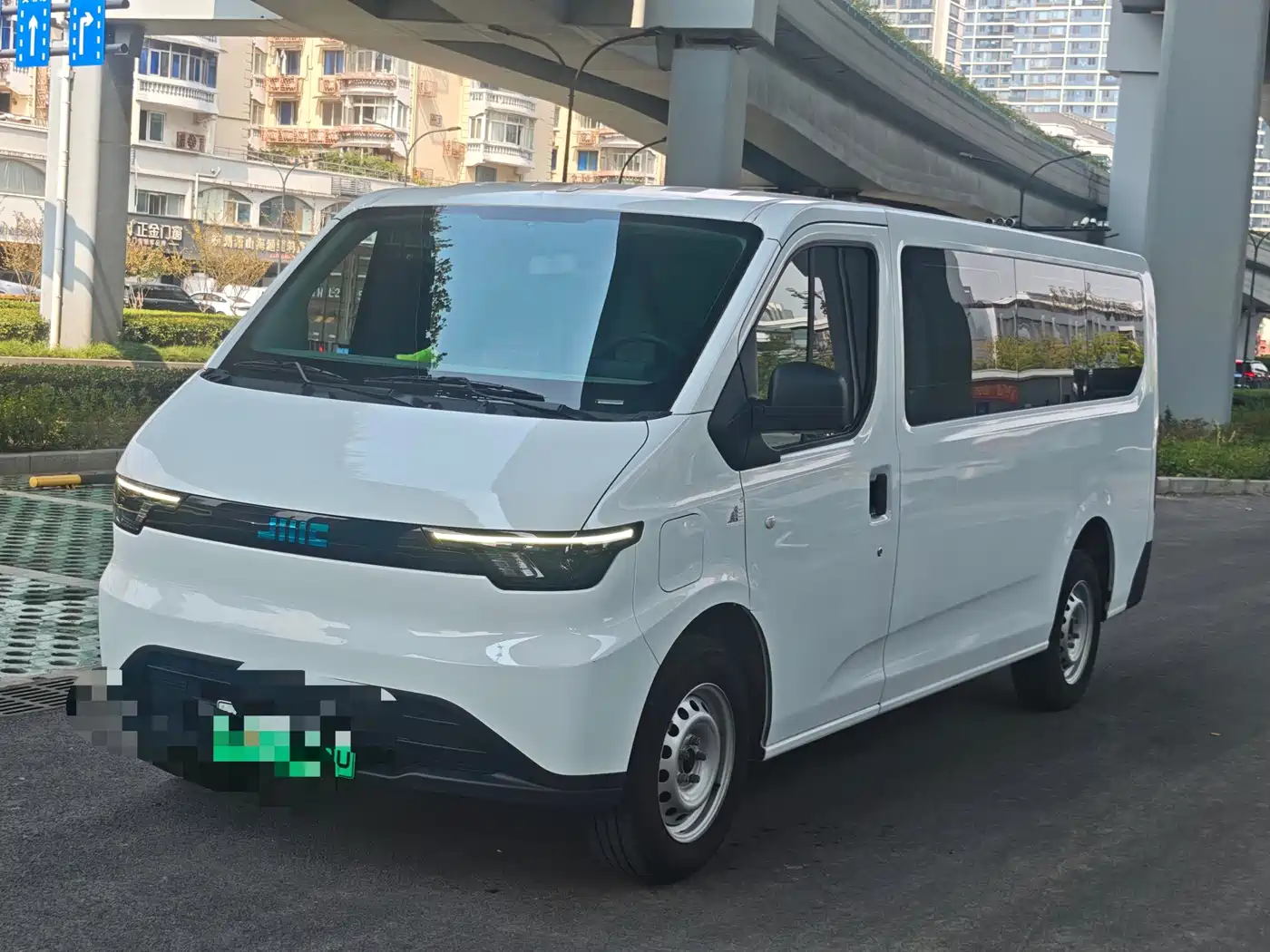 JMC E 2025