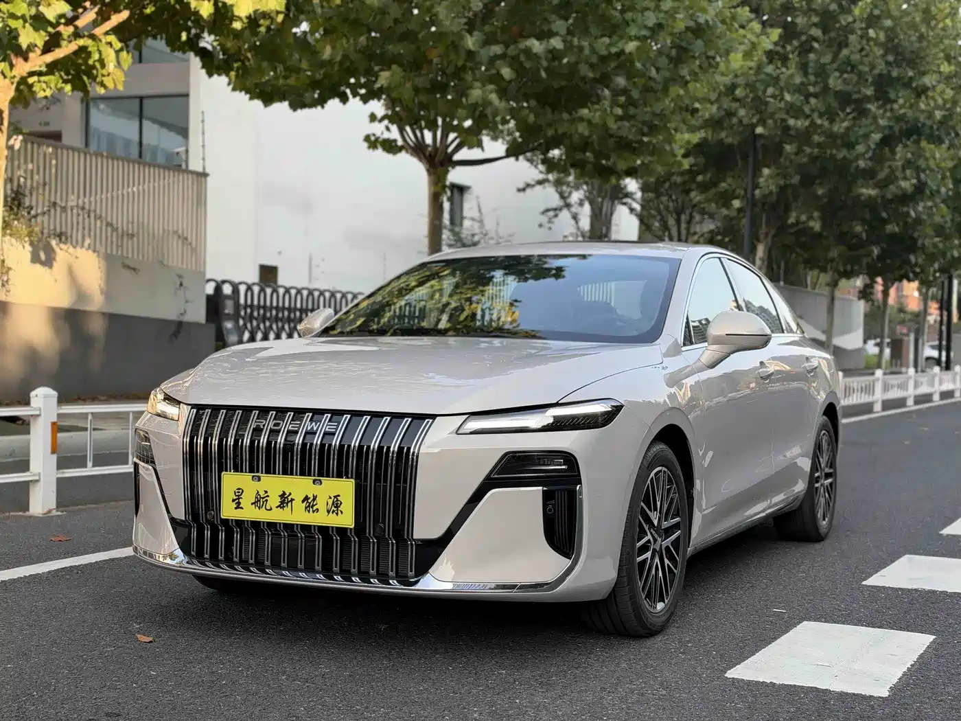 Roewe M7 DMH 2026